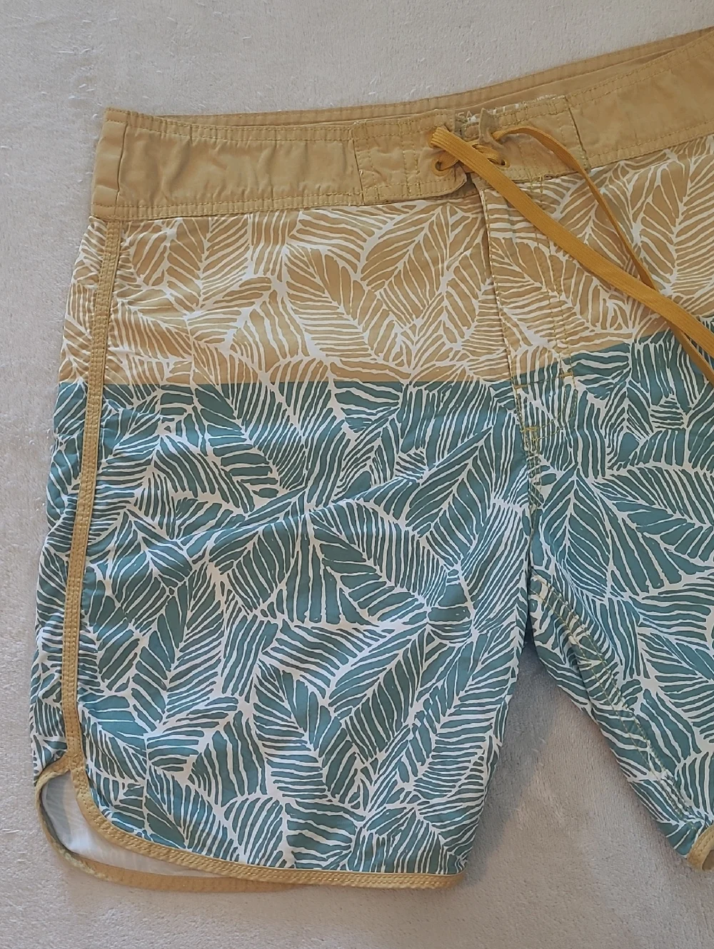 RVCA catch waves